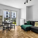 Praga - Terrace & Parking - By Rentujemy Apartamento Varsovia