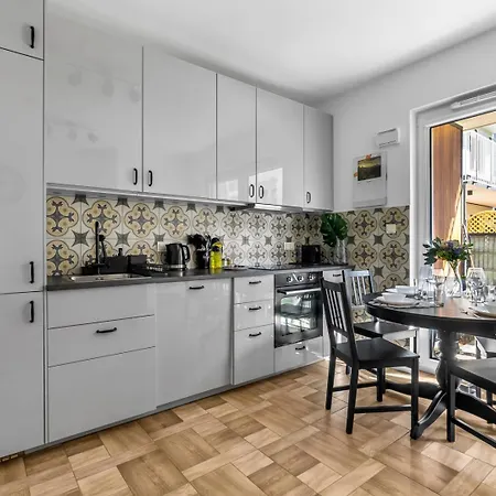 Praga - Terrace & Parking - By Rentujemy *