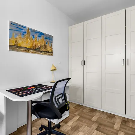 Appartement Praga - Terrace & Parking - By Rentujemy *