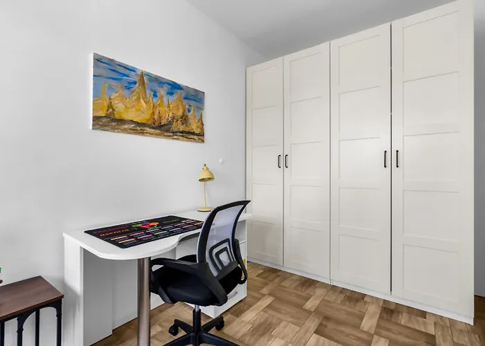 Apartman Praga - Terrace & Parking - By Rentujemy *